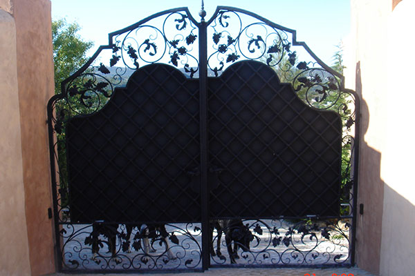 Serralharia Farrau - Portões de Muro