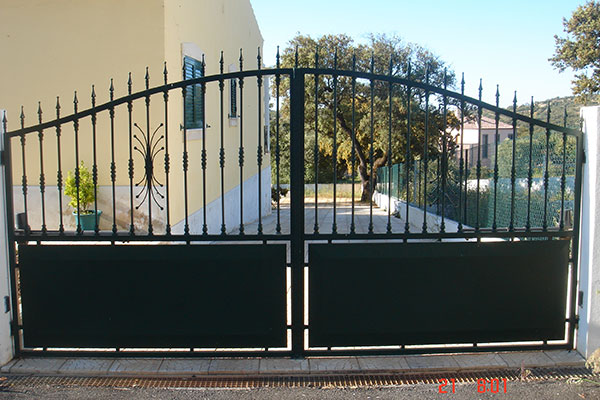 Serralharia Farrau - Portões de Muro