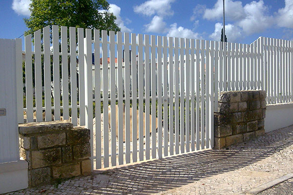 Serralharia Farrau - Portões de Muro