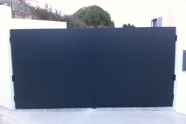 Serralharia Farrau - Portões de Muro