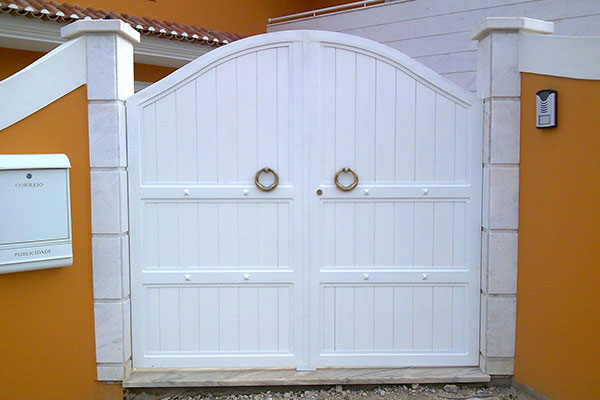 Serralharia Farrau - Portões de Muro